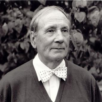 Geoffrey Bush Geoffrey Bush, Comodo - 1st movement of Sonatina for Piano, Piano